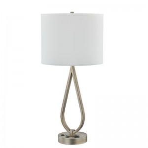 โคมไฟโต๊ะนอนพร้อมสีเงินโบราณโคมไฟโต๊ะพร้อมทางออกที่สะดวกและพอร์ต USB