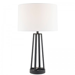 แสงสีบรอนซ์สีบรอนซ์สีเข้มพร้อมสวิตช์โยก/off ทางออกที่สะดวกและพอร์ตชาร์จ USB ที่ห้องพักของโรงแรม