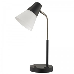 โคมไฟโต๊ะทำงานของโรงแรม Hampton Inn พร้อมสวิตช์/off rocker และร้านค้าที่สะดวกสบายที่ห้องพักของโรงแรม